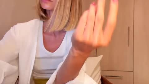 Goddess Sophie online show from April 2026 12:42:02 PM