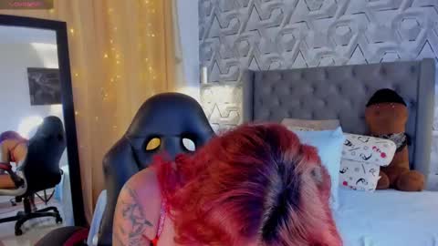 sophie online show from September 2025 09:51:01 PM