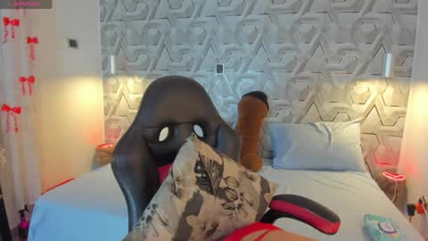 sophie online show from May 2026 09:34:01 PM