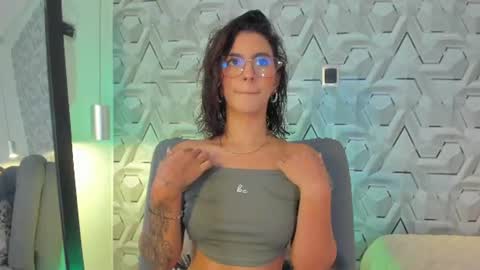 Snapshot of sophi_01 chatting on July 2026 06:03:02 PM sophie online show from July 2026 06:03:02 PM