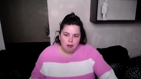 sophia__olsen online show from October 2025 05:17:02 AM