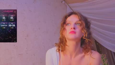 Sophia online show from September 2025 08:40:01 AM