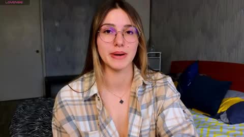 Snapshot of sophia_euphoria chatting on April 2026 10:06:01 AM Sophia online show from April 2026 10:06:01 AM