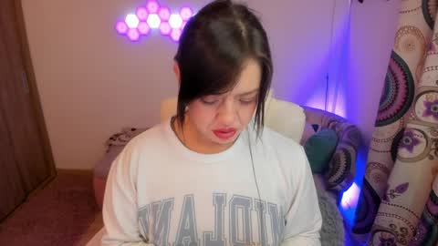 sophia_grants online show from April 2026 06:39:01 AM