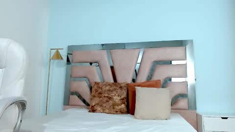 Sophia  online show from January 2025 08:30:01 PM