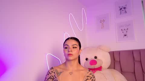 Sophia Carson online show from November 2025 07:16:02 PM