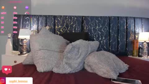 Sofia  online show from November 2025 08:20:01 PM