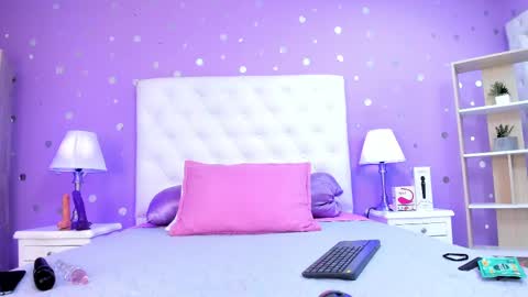 Sophia  online show from October 2025 06:27:01 PM