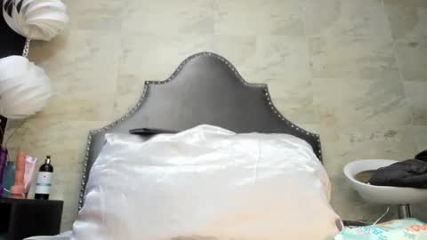 Sophia  online show from February 2026 06:58:02 PM