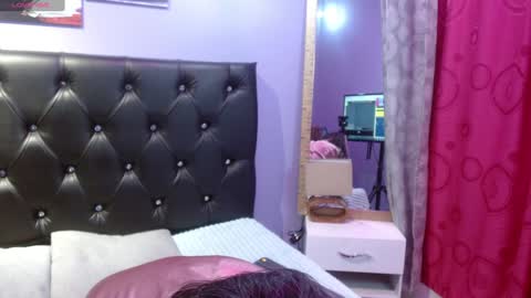 Snapshot of sophia_ny chatting on December 2024 01:50:01 AM SOPHIA online show from December 2024 01:50:01 AM