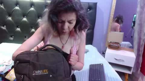 Snapshot of sophia_ny chatting on January 2025 07:29:02 PM SOPHIA online show from January 2025 07:29:02 PM