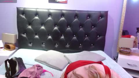 Snapshot of sophia_ny chatting on January 2025 07:44:02 PM SOPHIA online show from January 2025 07:44:02 PM