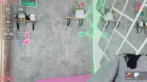 Sophie online show from May 2026 12:10:01 PM