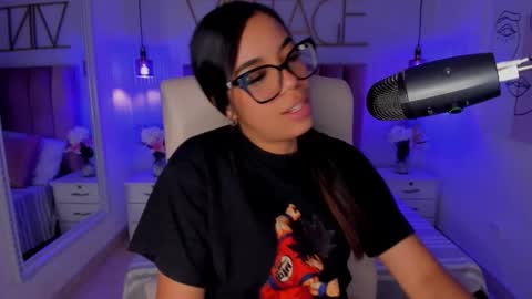 Sophie Hill  online show from November 2025 07:59:02 PM