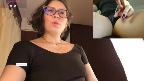 Snapshot of sophiadumont chatting on November 2025 02:03:02 AM Sophia online show from November 2025 02:03:02 AM