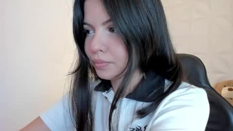 Sophia Howland online show from April 2026 09:39:01 PM