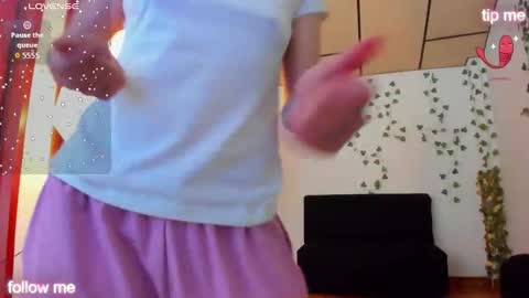 sophiamiller6 online show from April 2026 01:02:01 PM