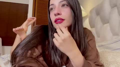 sophiarommie online show from May 2026 05:48:01 AM