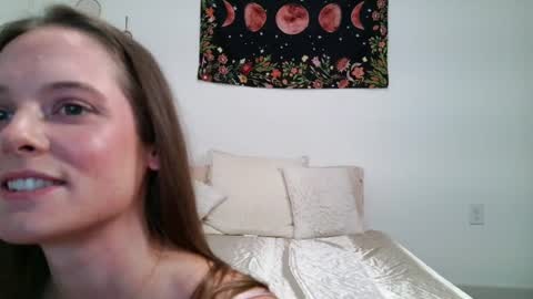 sophiaskyee444 online show from June 2026 02:03:01 AM
