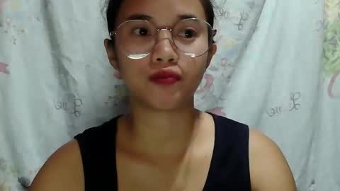 sophie_193 online show from April 2026 06:01:01 PM