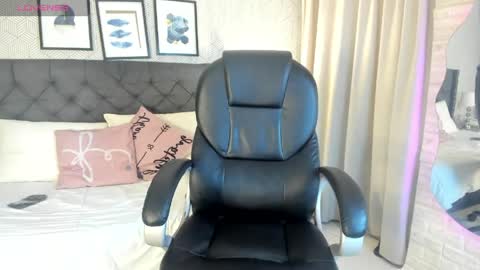 sophie__blare online show from May 2026 07:20:02 PM