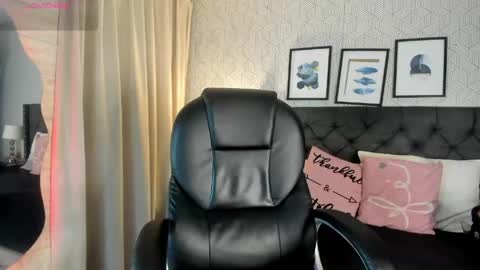 Snapshot of sophie__blare chatting on May 2026 07:20:02 PM sophie__blare online show from May 2026 07:20:02 PM