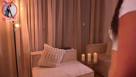 Snapshot of sophie_belton chatting on June 2026 02:20:02 AM sofia online show from June 2026 02:20:02 AM