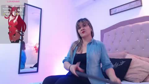 Sophie online show from November 2025 08:20:01 PM