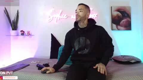 SOPHIE - FOXX online show from May 2026 11:59:02 AM