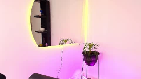 Snapshot of sophie_janner chatting on February 2026 07:10:01 PM SOPHIE JANNER online show from February 2026 07:10:01 PM