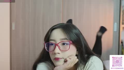 Sophie or Sof online show from April 2026 10:51:02 PM