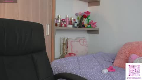 Sophie or Sof online show from May 2026 08:58:01 PM