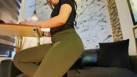 Sophie online show from November 2025 12:38:01 PM