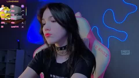 Snapshot of sophie_nomenal_ chatting on December 2025 02:33:01 PM sophie_nomenal_ online show from December 2025 02:33:01 PM