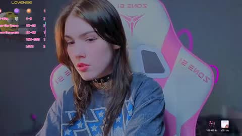 sophie_nomenal_ online show from May 2026 08:47:01 PM