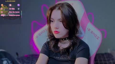 sophie_nomenal_ online show from May 2026 11:43:02 PM