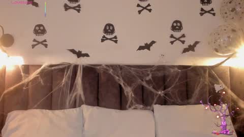 Snapshot of sophie_smith19 chatting on October 2025 01:18:02 PM sophie_smith19 online show from October 2025 01:18:02 PM