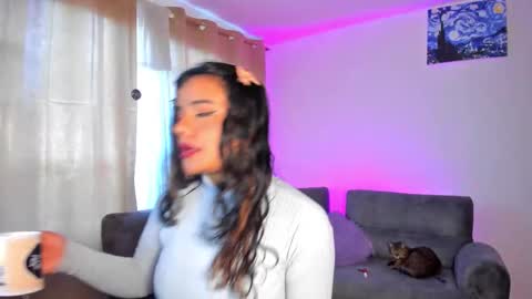 Sofia online show from October 2025 12:19:02 PM