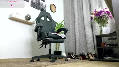 sophiebaker__ online show from May 2026 01:44:01 AM