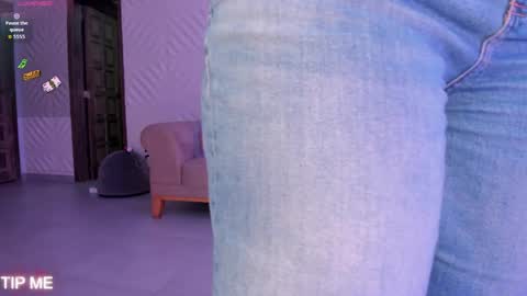 Snapshot of sophiebarnett_ chatting on April 2026 12:35:01 AM Sophie online show from April 2026 12:35:01 AM