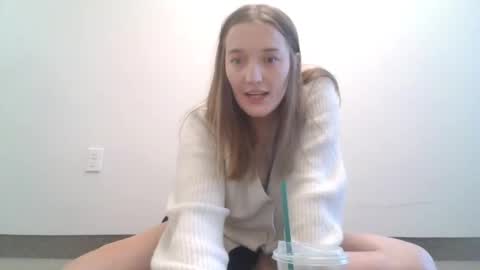Snapshot of sophiebateman chatting on February 2025 12:41:02 AM Sophie Bateman online show from February 2025 12:41:02 AM