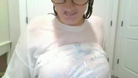 Snapshot of sophiebateman chatting on September 2025 03:19:02 AM Sophie Bateman online show from September 2025 03:19:02 AM