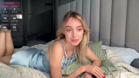 Snapshot of sophiebelll chatting on October 2025 11:41:02 AM sophiebelll online show from October 2025 11:41:02 AM