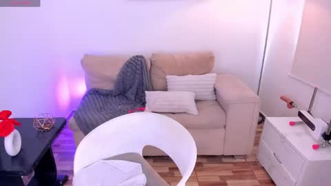 Sophie online show from May 2026 08:25:01 PM
