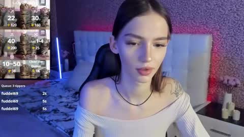 Sophie online show from February 2025 10:04:01 AM