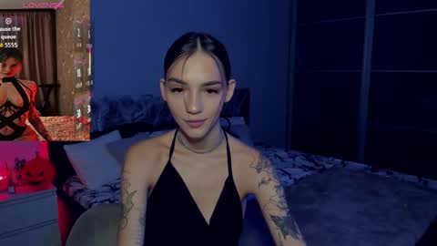 Sophie online show from November 2025 12:29:02 PM