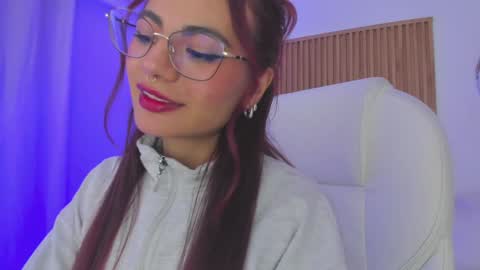 Snapshot of sophiecherry_ chatting on February 2025 05:10:02 AM Sophie IG sophiecherry es online show from February 2025 05:10:02 AM