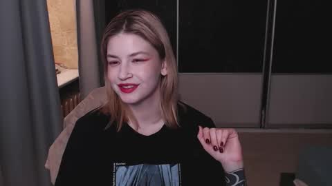 Snapshot of sophiedaavis chatting on March 2026 11:34:01 PM Sophie online show from March 2026 11:34:01 PM