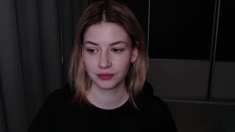 Snapshot of sophiedaavis chatting on April 2026 07:48:01 PM Sophie online show from April 2026 07:48:01 PM