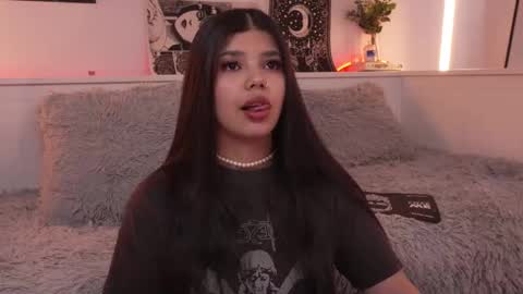 Sophiee  online show from November 2025 08:31:01 PM